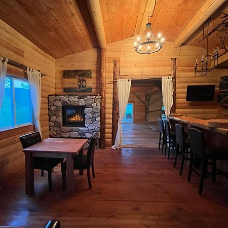 Eagle Bear Lodge Tatla Lake Екстериор снимка
