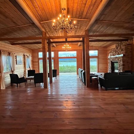 Eagle Bear Lodge Tatla Lake Екстериор снимка