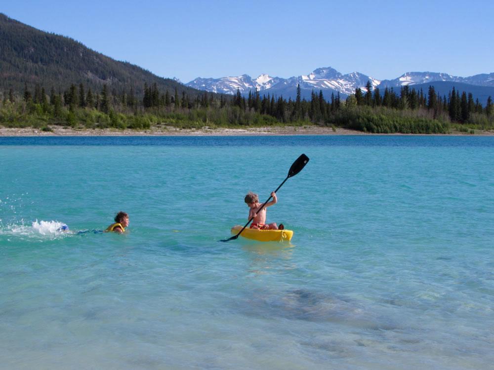 Eagle Bear Lodge Tatla Lake Екстериор снимка