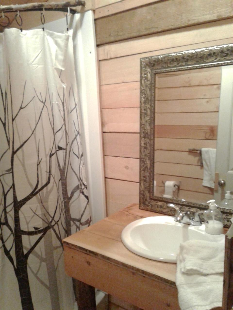Eagle Bear Lodge Tatla Lake Екстериор снимка